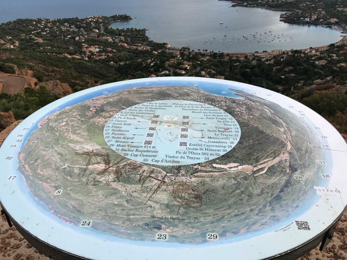 Grand Baie * Saint-Raphael (Var)
